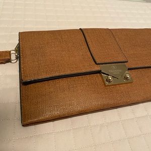 Brown clutch
